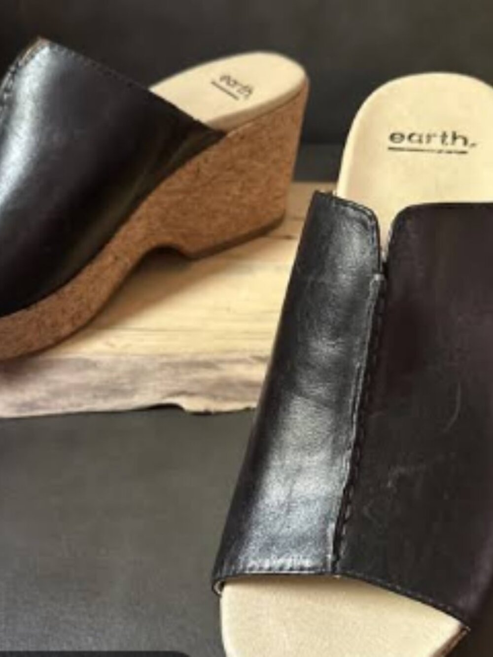NWOB Earth Khaya Kiki Black Leather Wedge Clog Sz 9 MSRP $120